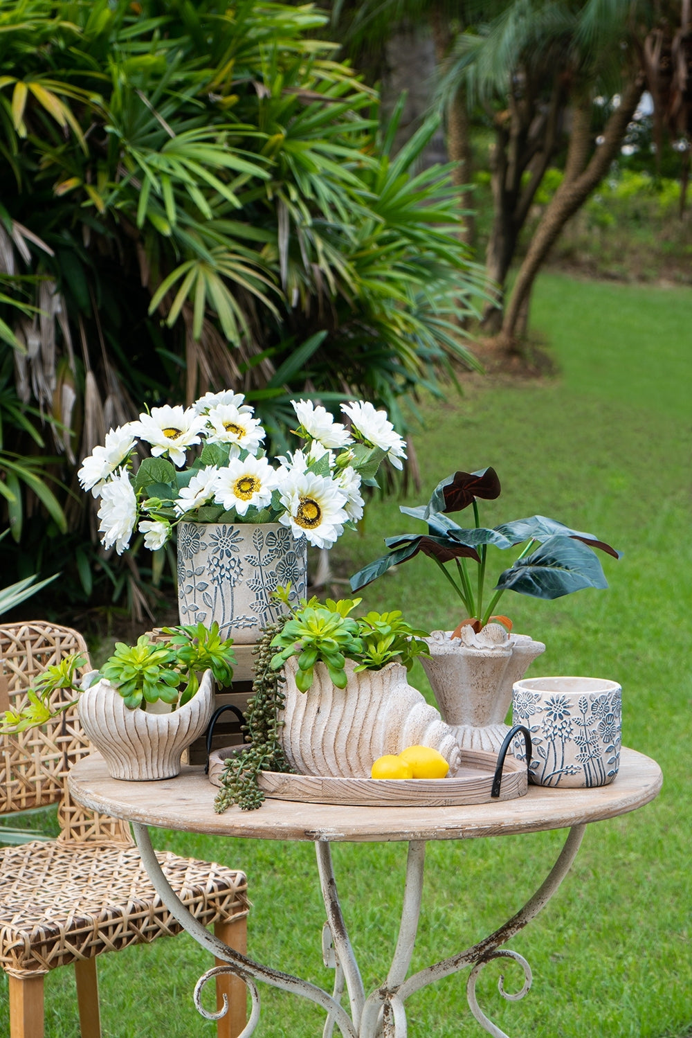 11.5x7x7' Sand and Cement Nautilus Shell Planter With Textured Beige Finish