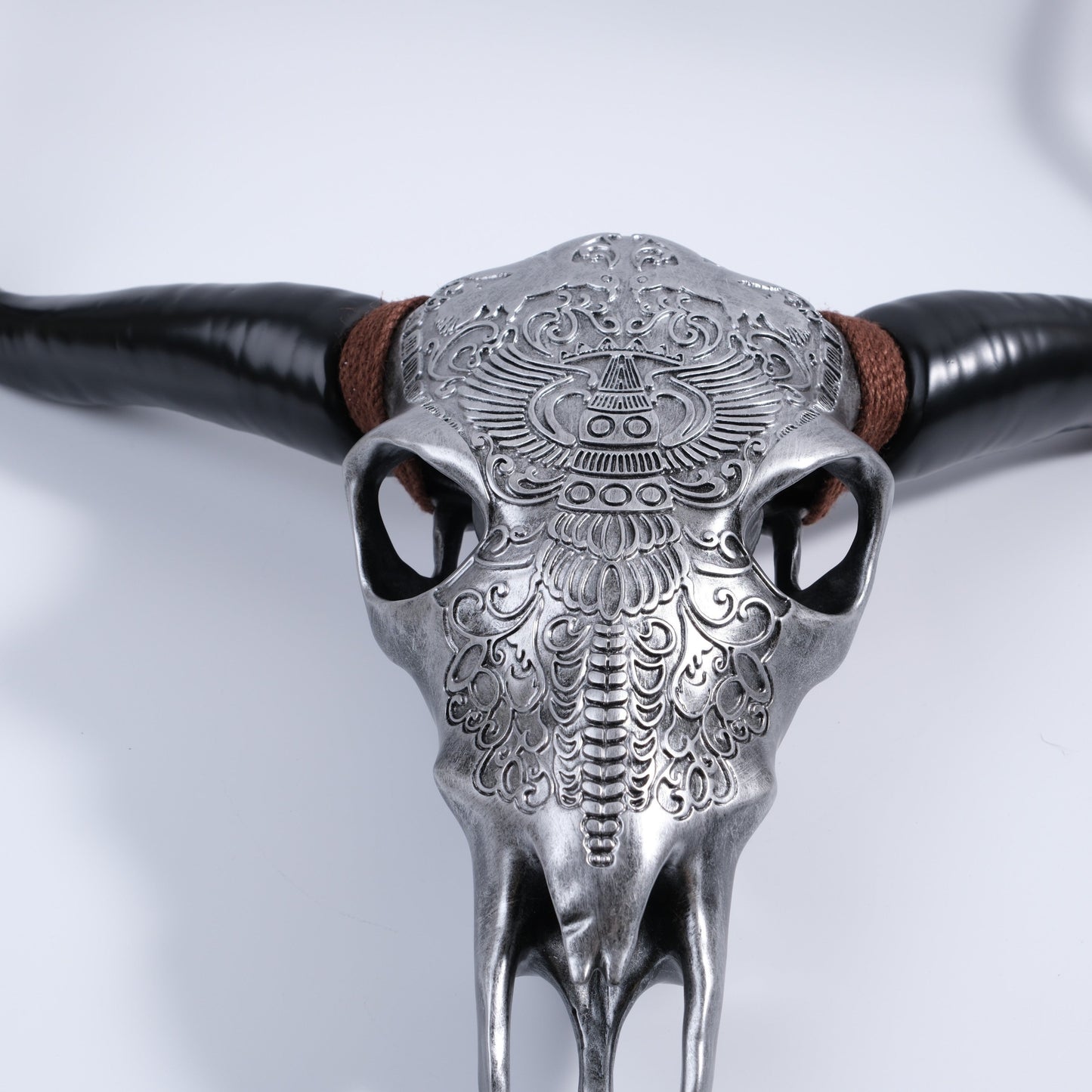 Bone-Inspired Bull Head Hanging Ornament-Resin Craft,Lifelike Details,North American Style