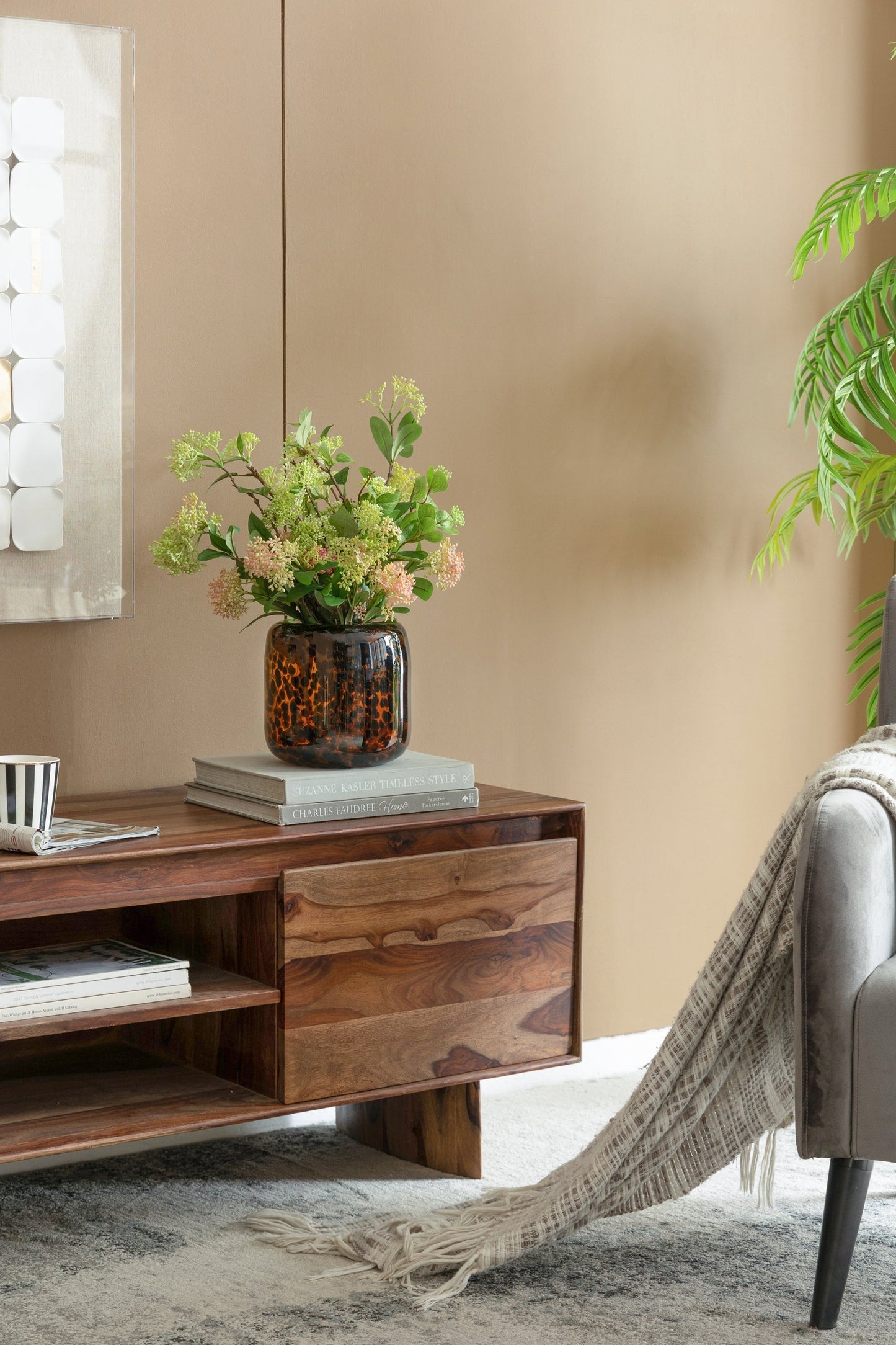 Brown and Amber Glass Vase With Cheetah Motif, Short, 7.9x7.9'