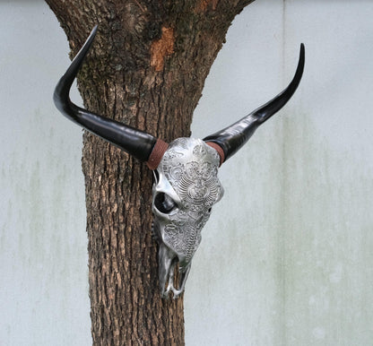 Bone-Inspired Bull Head Hanging Ornament-Resin Craft,Lifelike Details,North American Style