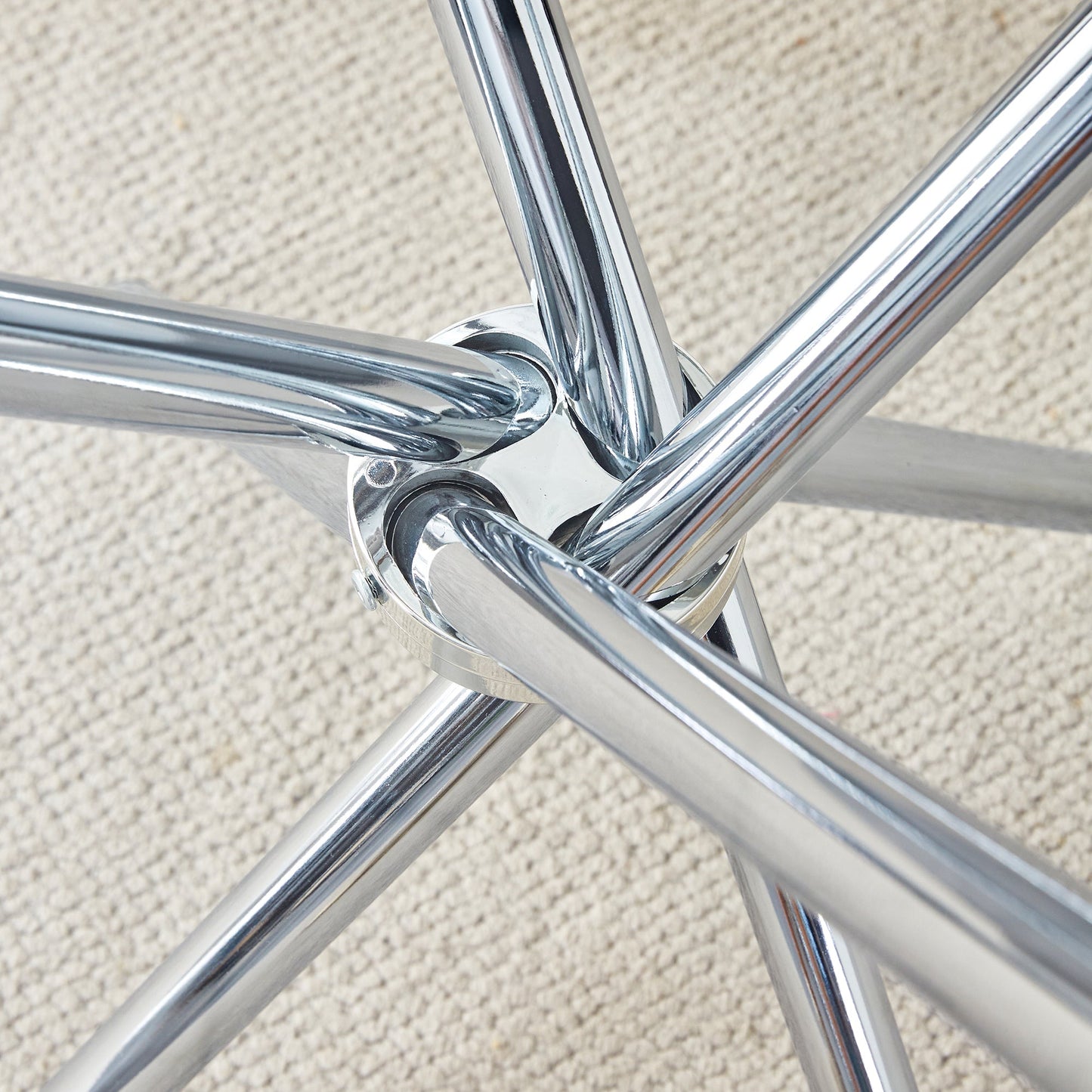 Modern Round Clear Glass Dining Table With Unique Silver Metal Legs for 4-6 People