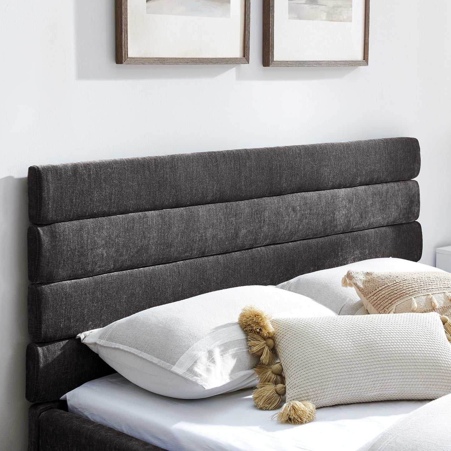 Queen Size Cushioned Bed, Comfortable Cushioned Bed Frame, Headboard and Solid Bed Frame - Beige (85 'X 66' X 36 ')