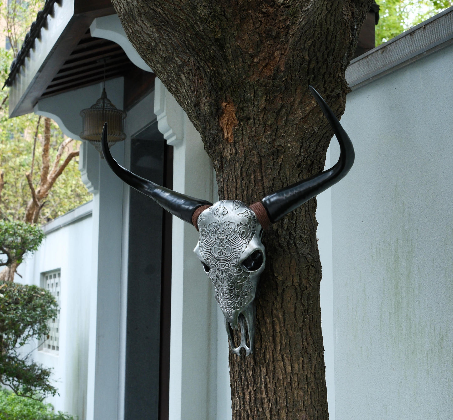 Bone-Inspired Bull Head Hanging Ornament-Resin Craft,Lifelike Details,North American Style