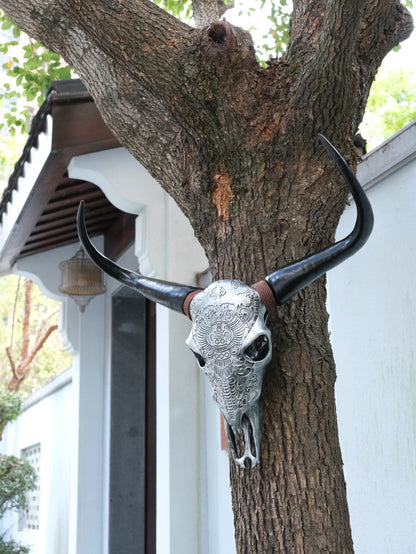 Bone-Inspired Bull Head Hanging Ornament-Resin Craft,Lifelike Details,North American Style