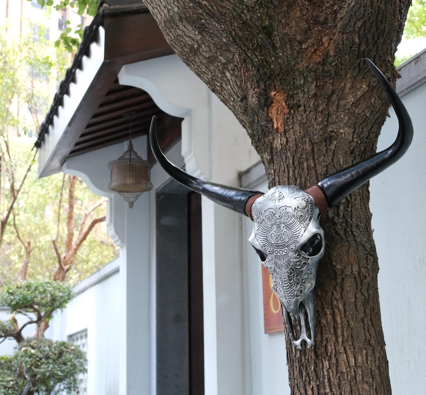 Bone-Inspired Bull Head Hanging Ornament-Resin Craft,Lifelike Details,North American Style