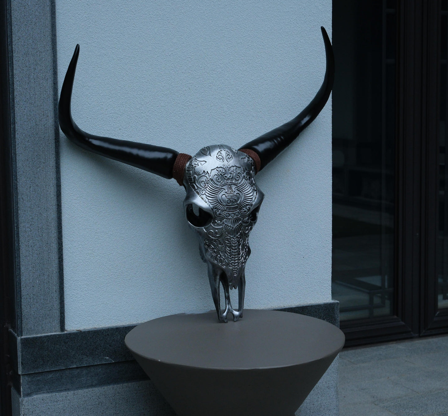 Bone-Inspired Bull Head Hanging Ornament-Resin Craft,Lifelike Details,North American Style