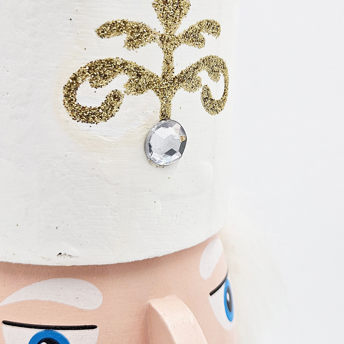 4x3.1x4.1' Table Standing Nutcraker